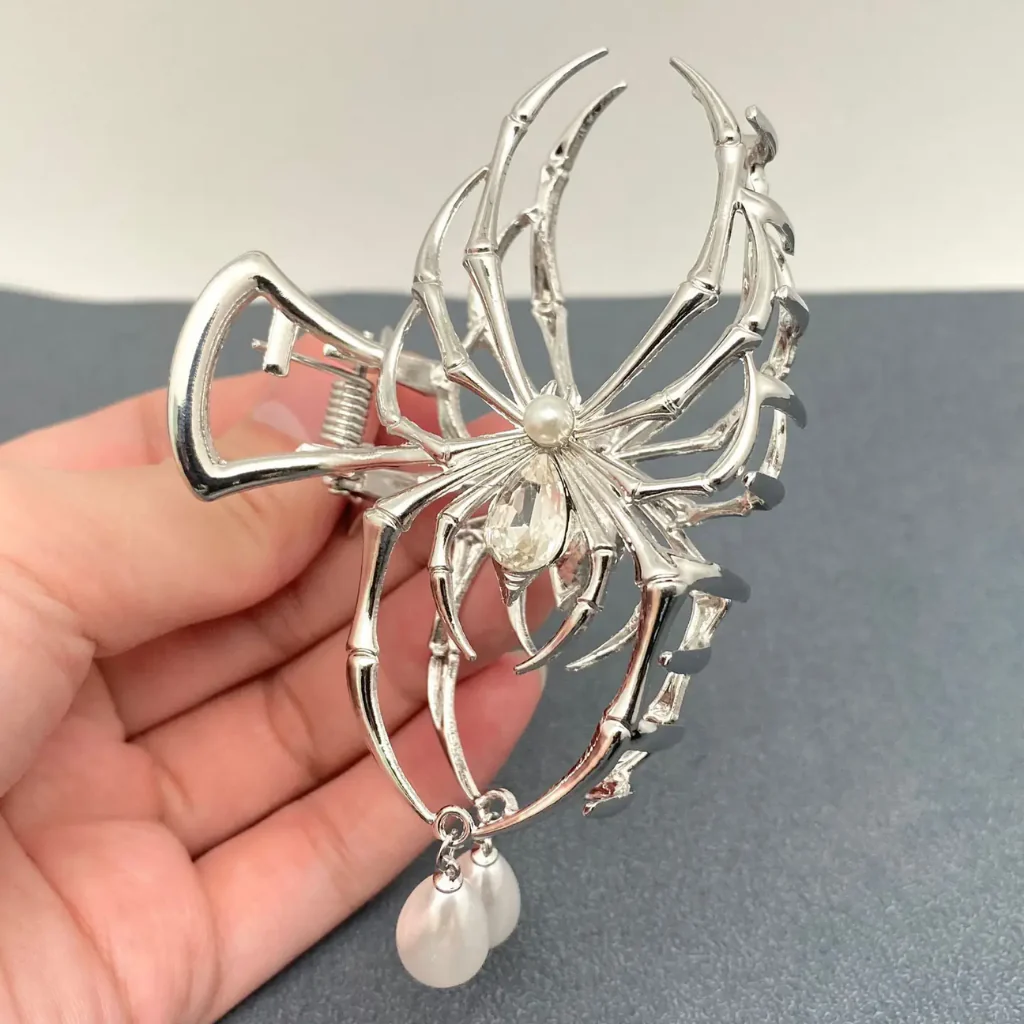 Gothic Spider Hair Clip - Image 2